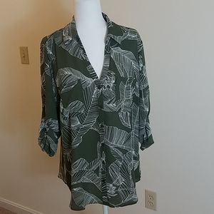 Express green and white fern print roll sl…